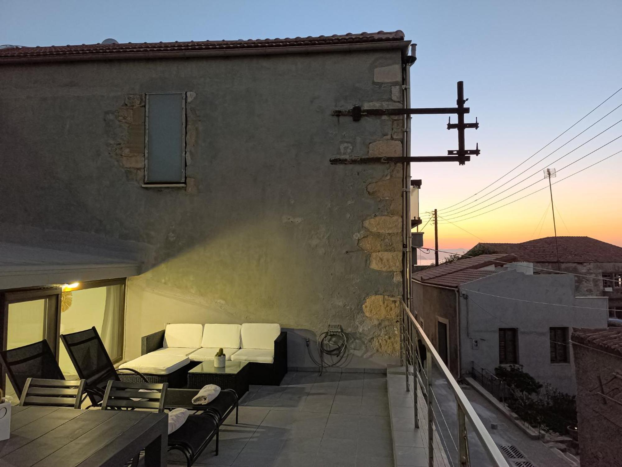 Charming Old Tannery House With Spacious Veranda And Stunning Sea View! 干尼亞 外观 照片